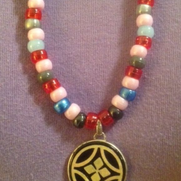 Asian Countryside Beaded Pendant Necklace - Picture 2 of 4